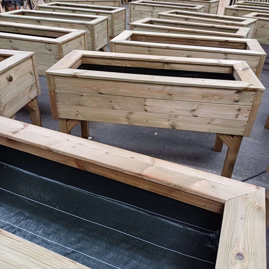 jardiniere sur pieds