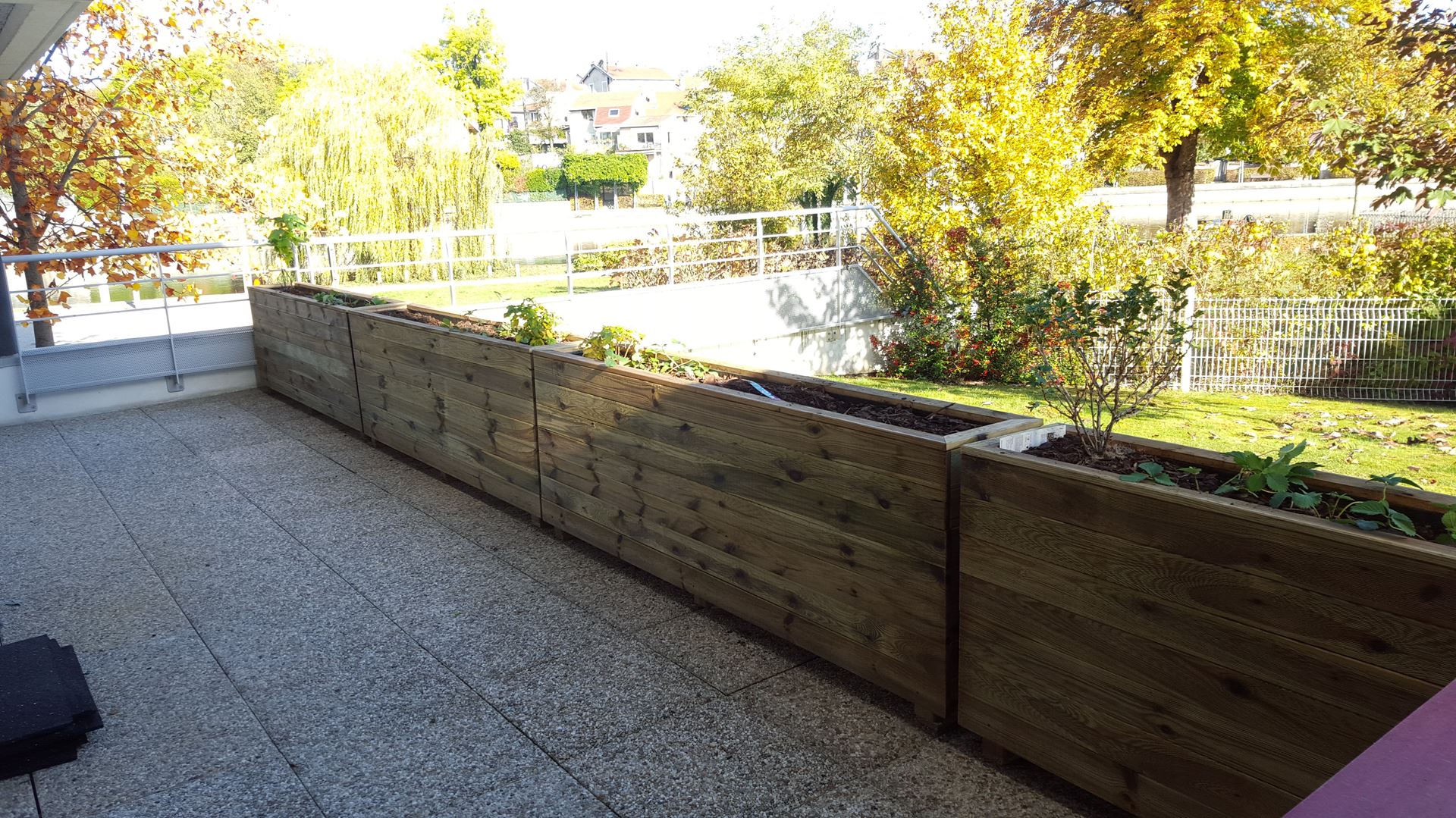 Jardinière haute rectangulaire 200x35x70 320L en bois FSC