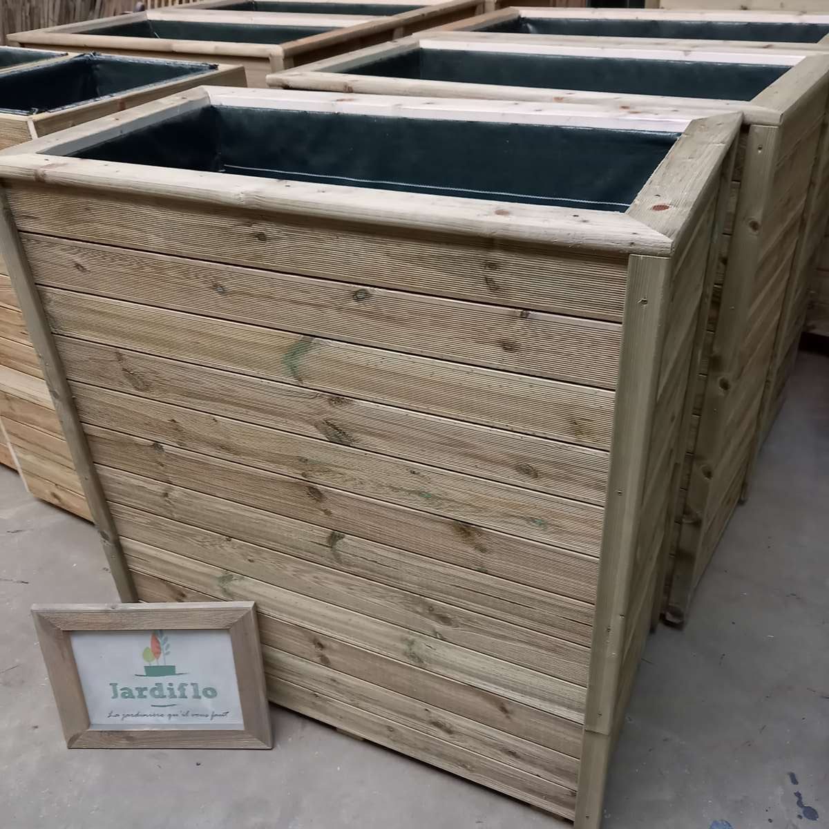 Jardinière haute rectangulaire 100x60x120 500L xxl en bois FSC.